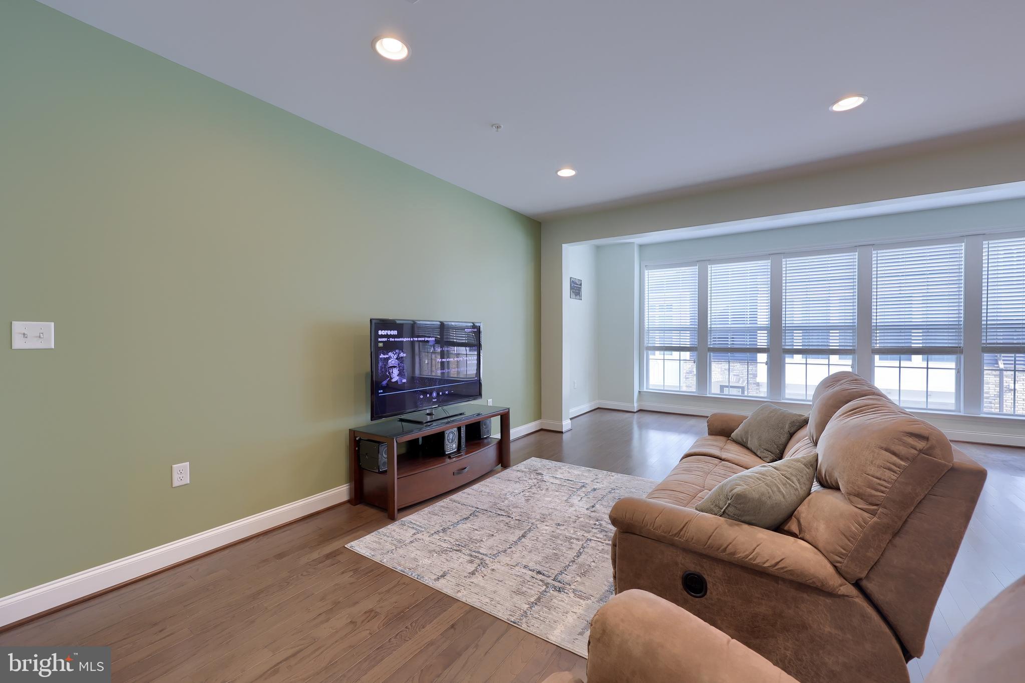 716 MAYER PLACE