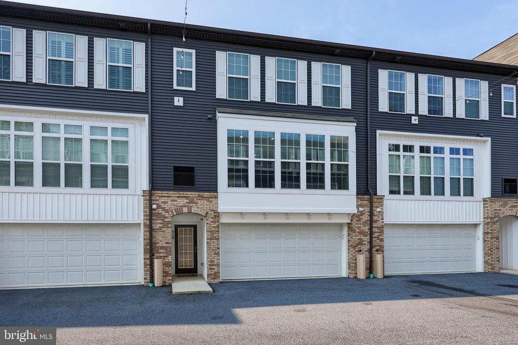 716 MAYER PLACE