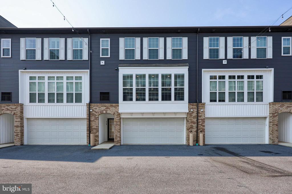 716 MAYER PLACE