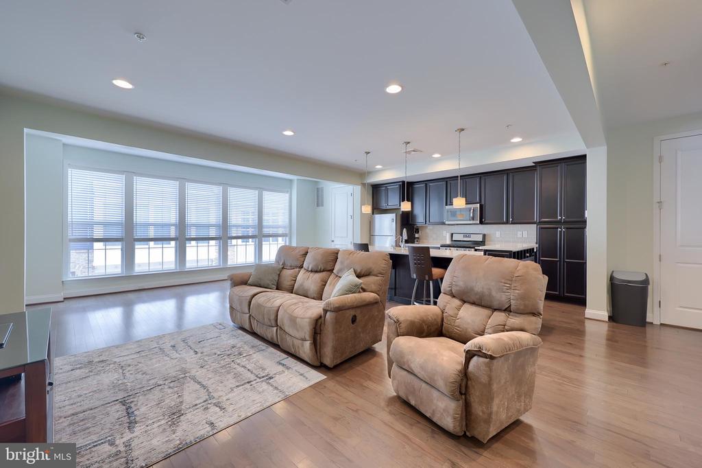 716 MAYER PLACE
