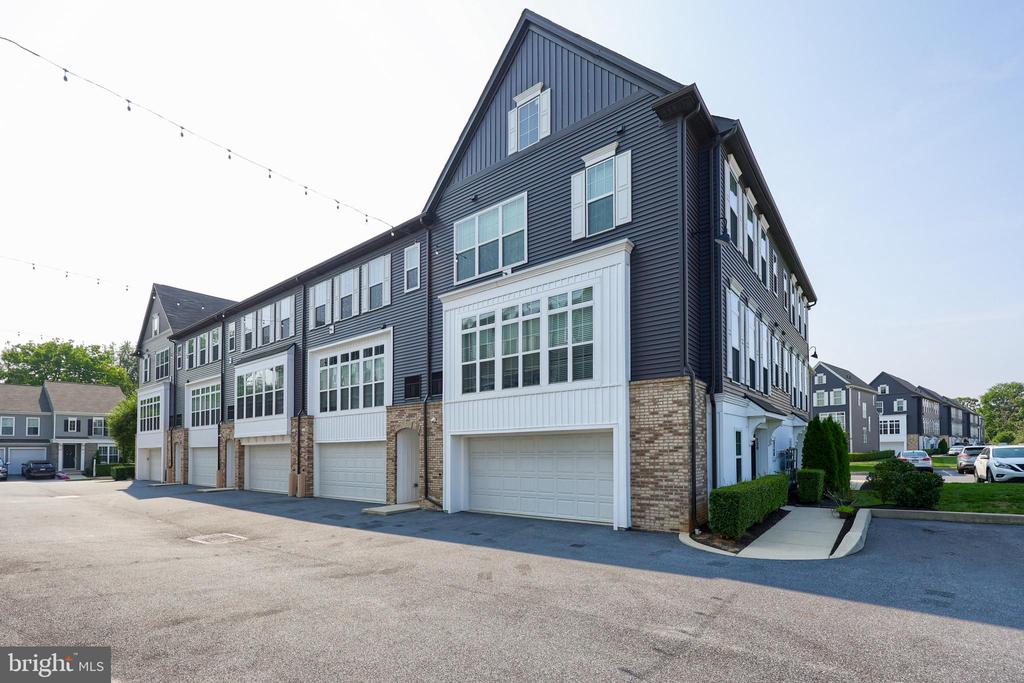 716 MAYER PLACE