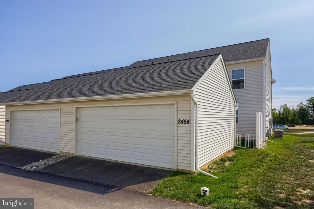 2454 ARTESIAN WAY