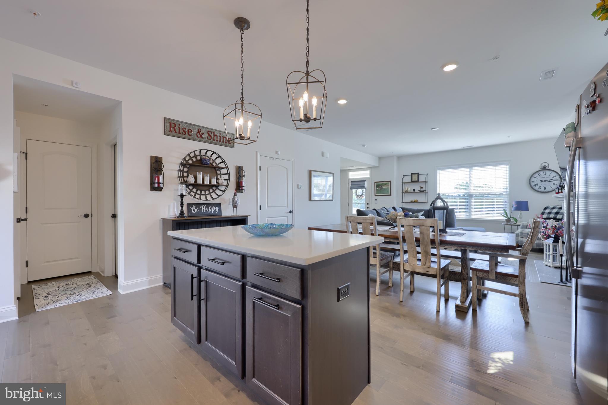 2454 ARTESIAN WAY