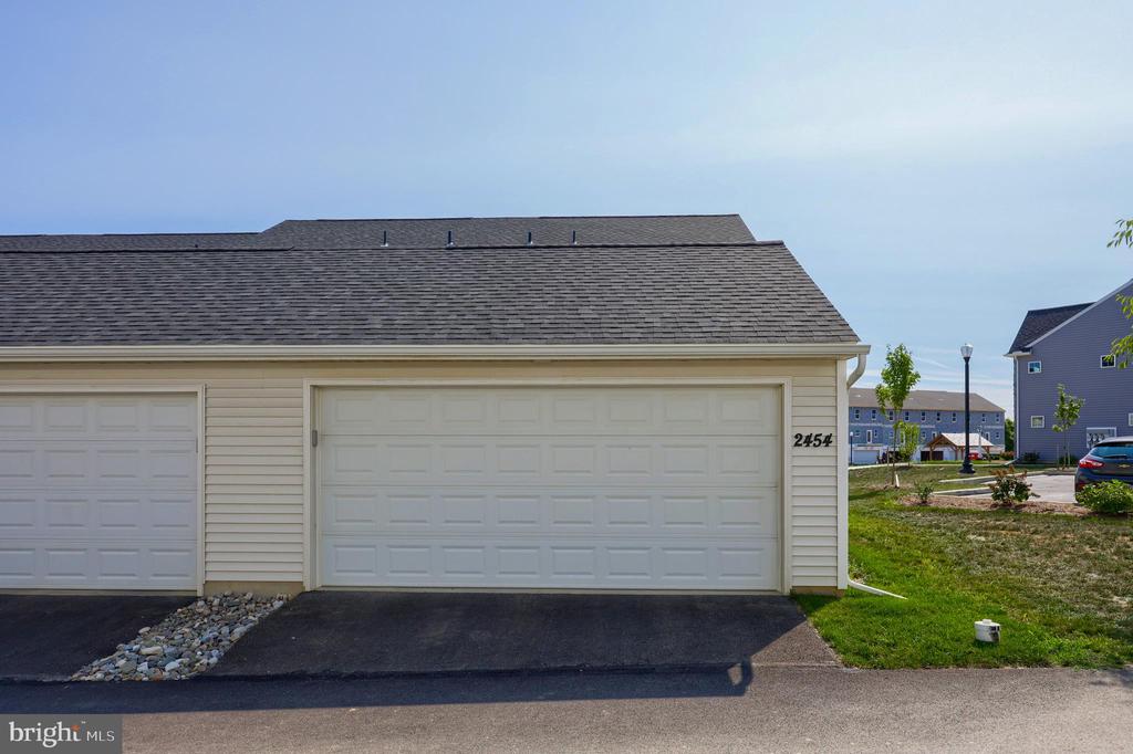 2454 ARTESIAN WAY