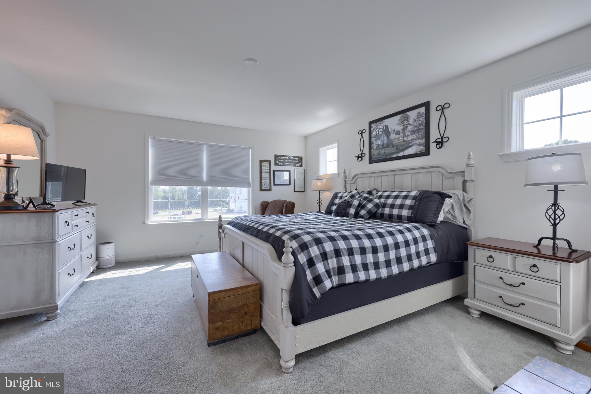 2454 ARTESIAN WAY