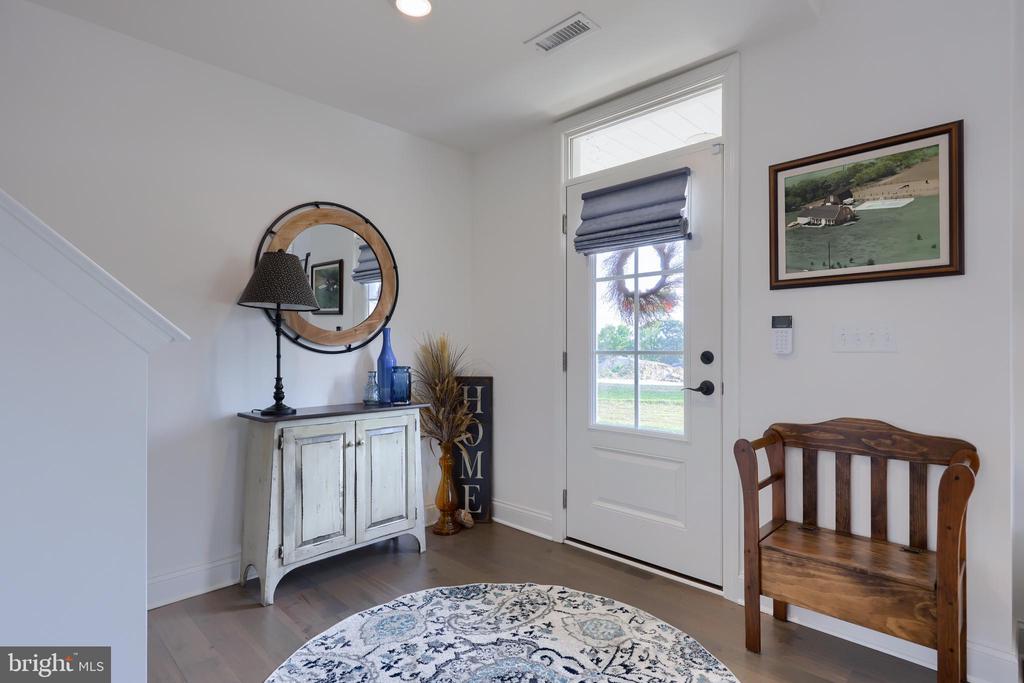 2454 ARTESIAN WAY