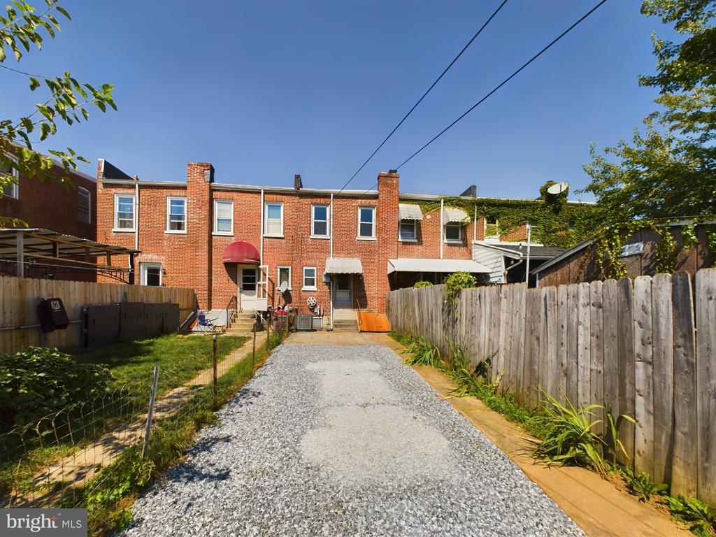 238 E LIBERTY STREET