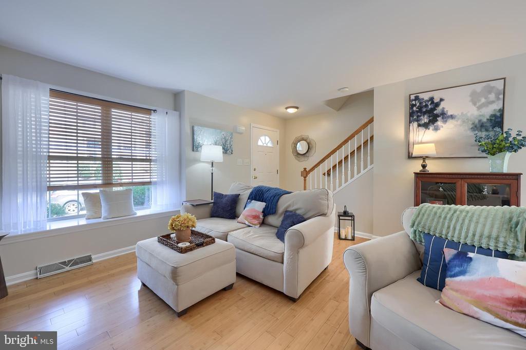 714 ROYAL VIEW DRIVE