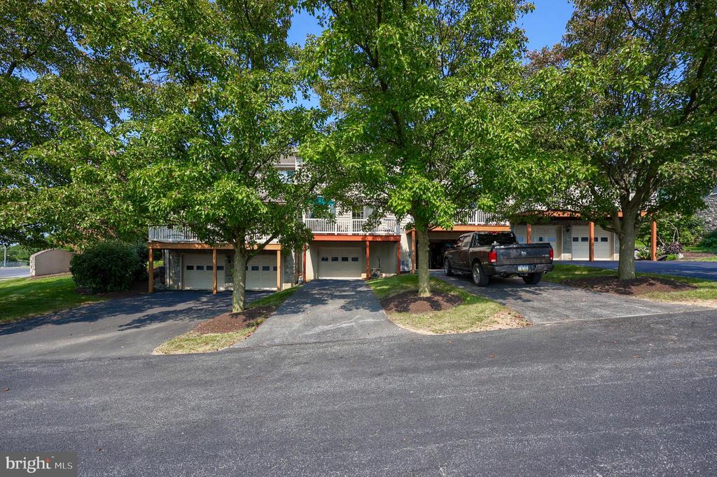 714 ROYAL VIEW DRIVE