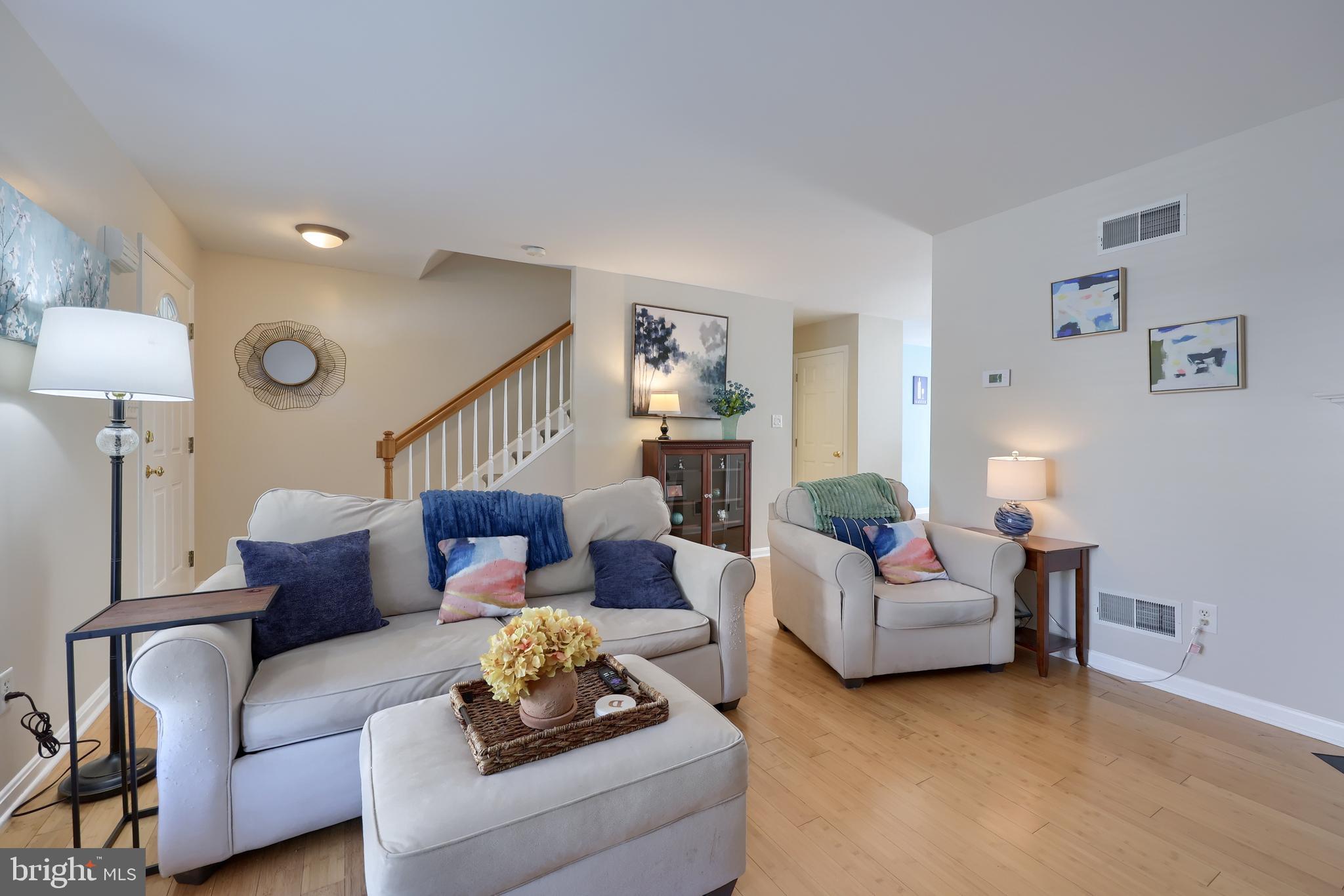 714 ROYAL VIEW DRIVE