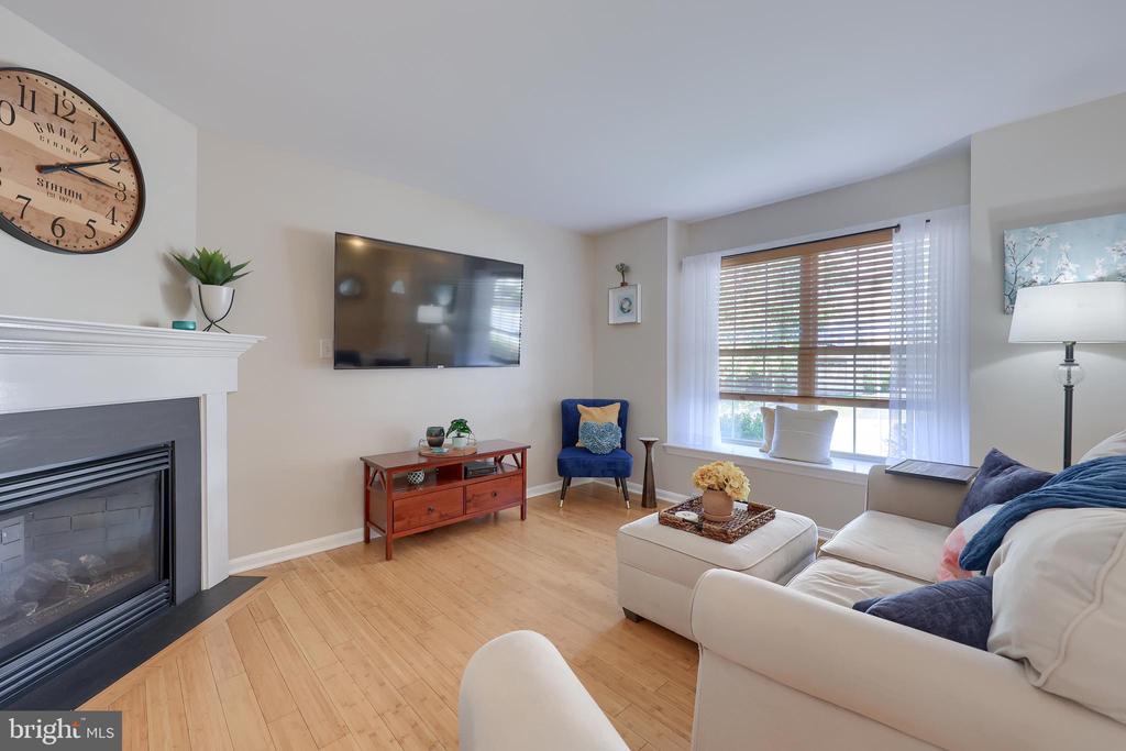 714 ROYAL VIEW DRIVE
