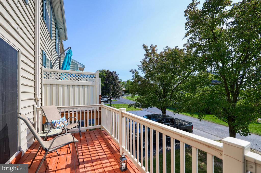 714 ROYAL VIEW DRIVE