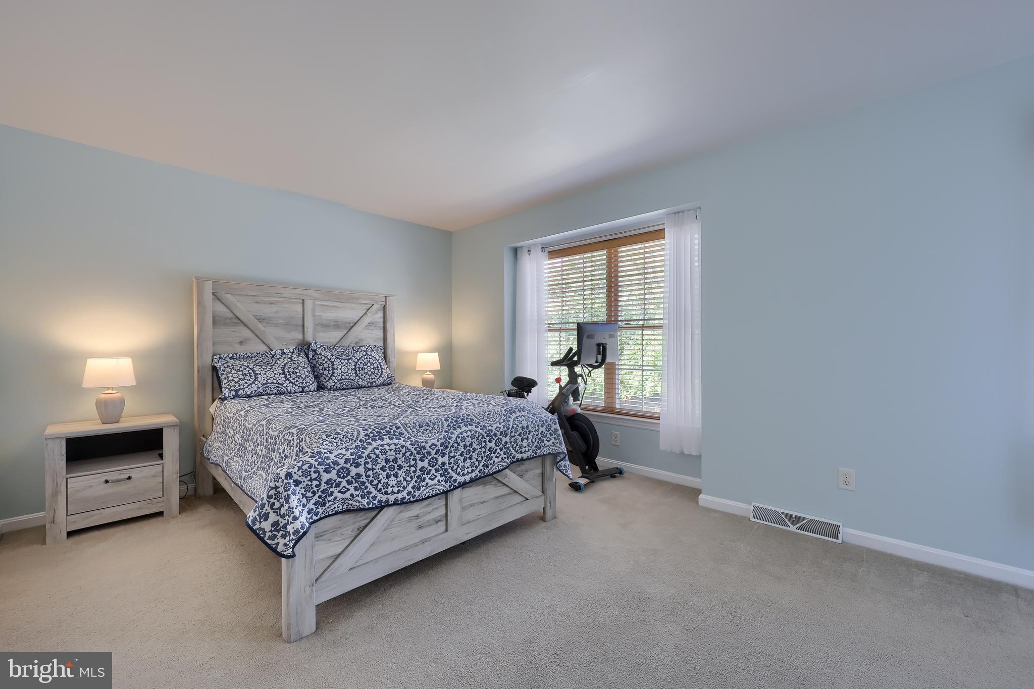 714 ROYAL VIEW DRIVE