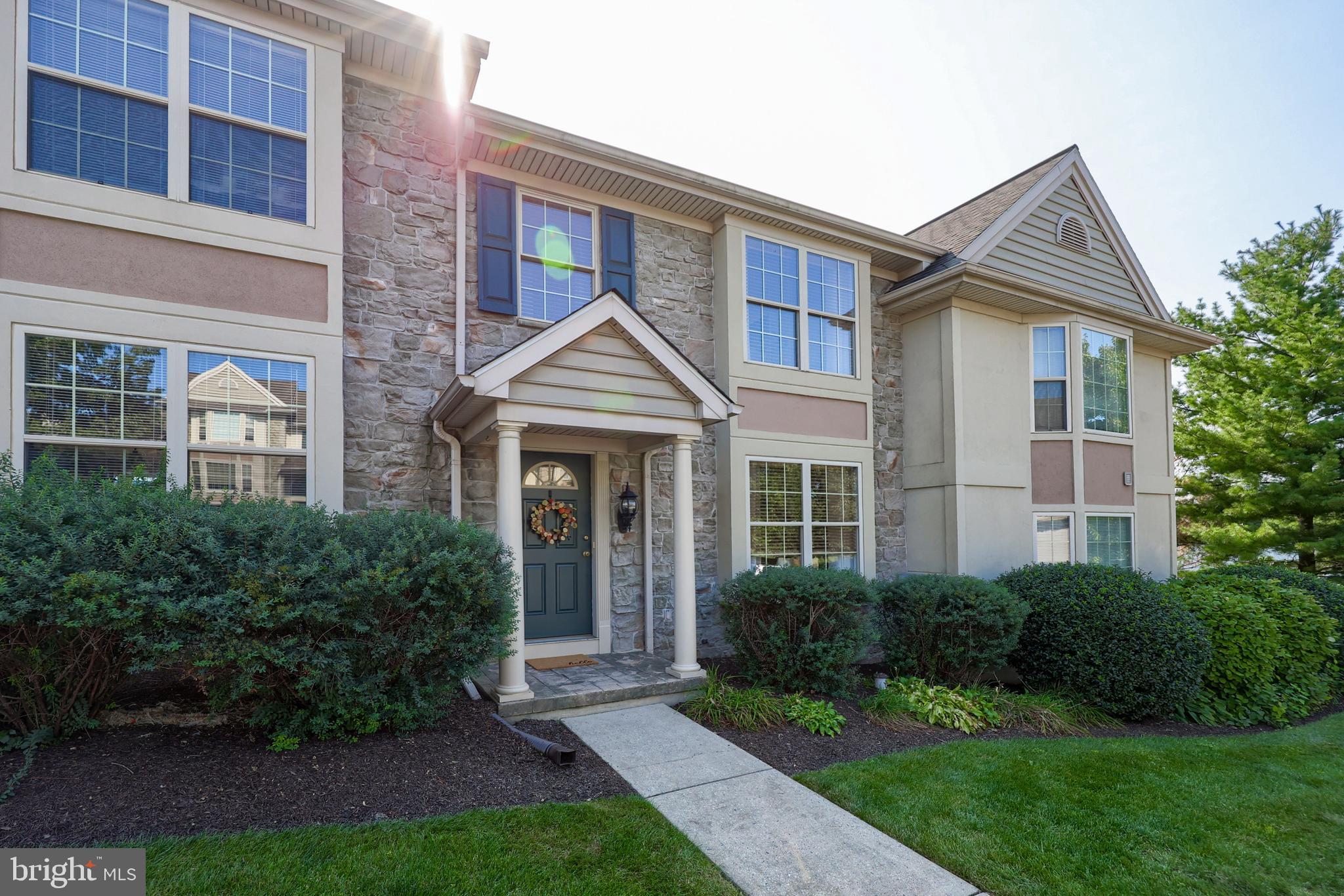 714 ROYAL VIEW DRIVE