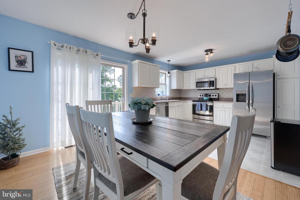 714 ROYAL VIEW DRIVE