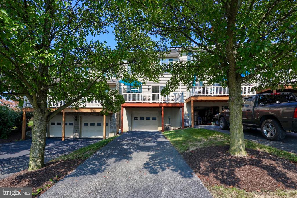 714 ROYAL VIEW DRIVE
