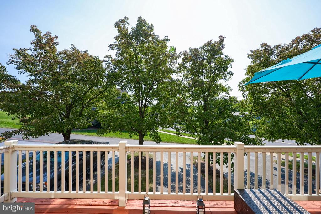 714 ROYAL VIEW DRIVE