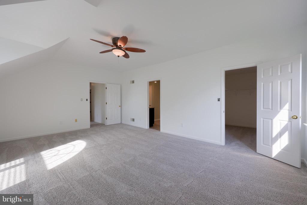 1719 CROSSFIELD DRIVE