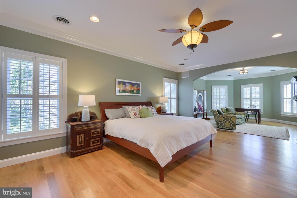 389 WHEATFIELD DRIVE