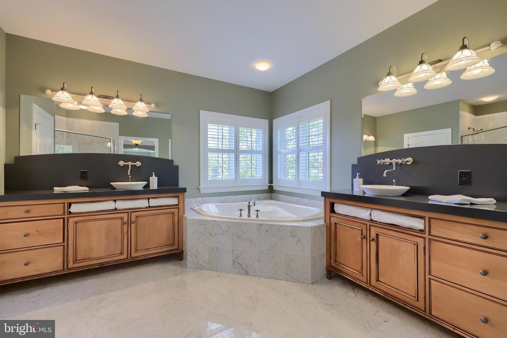 389 WHEATFIELD DRIVE