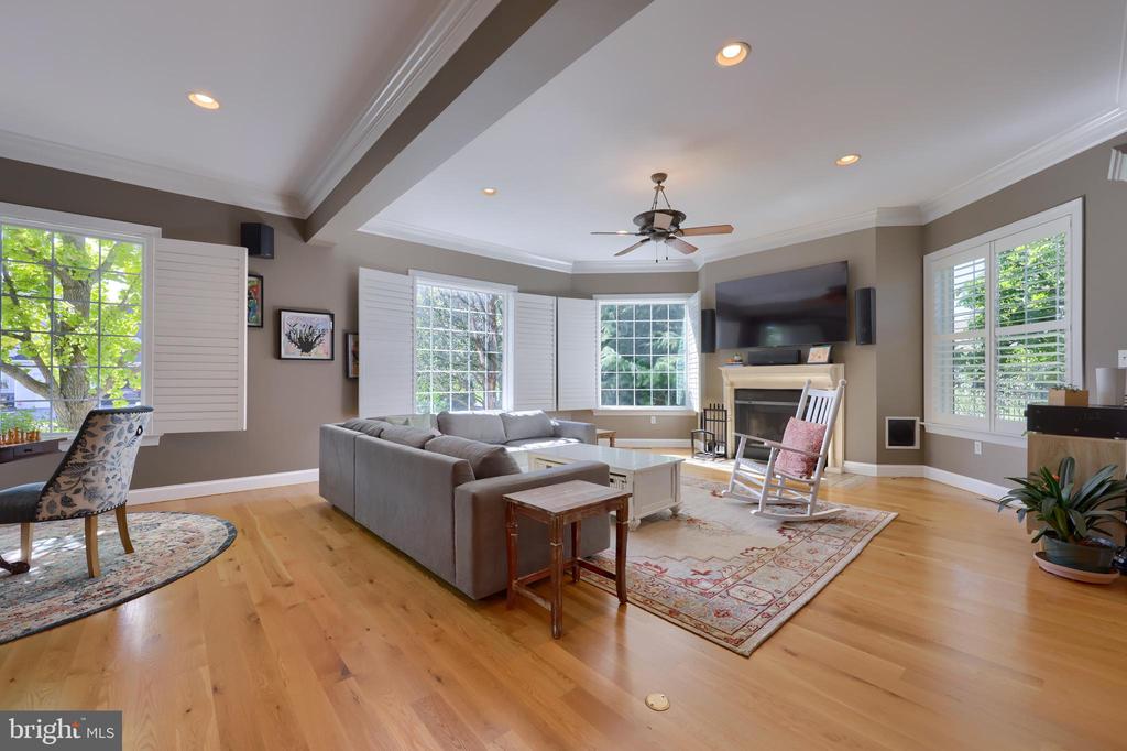 389 WHEATFIELD DRIVE