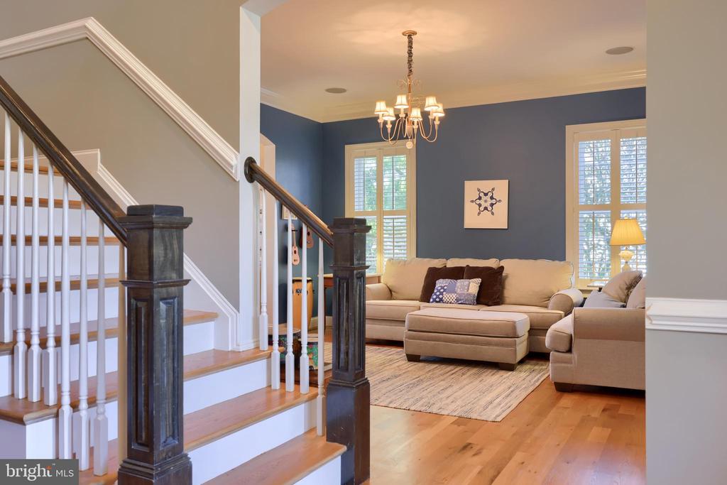 389 WHEATFIELD DRIVE