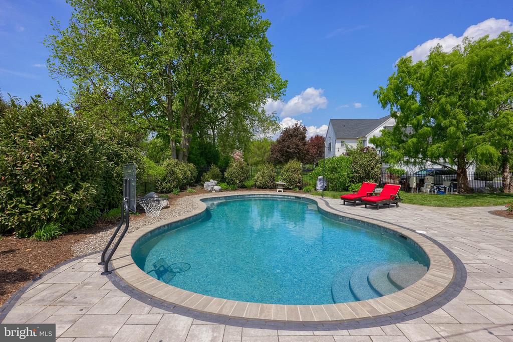 389 WHEATFIELD DRIVE