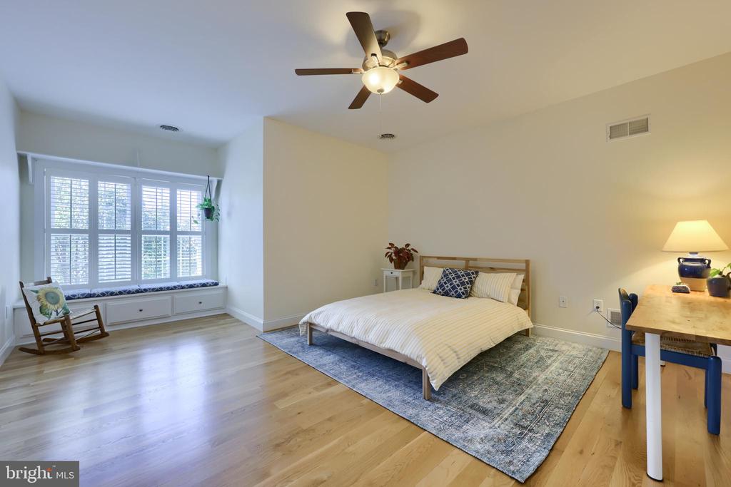 389 WHEATFIELD DRIVE