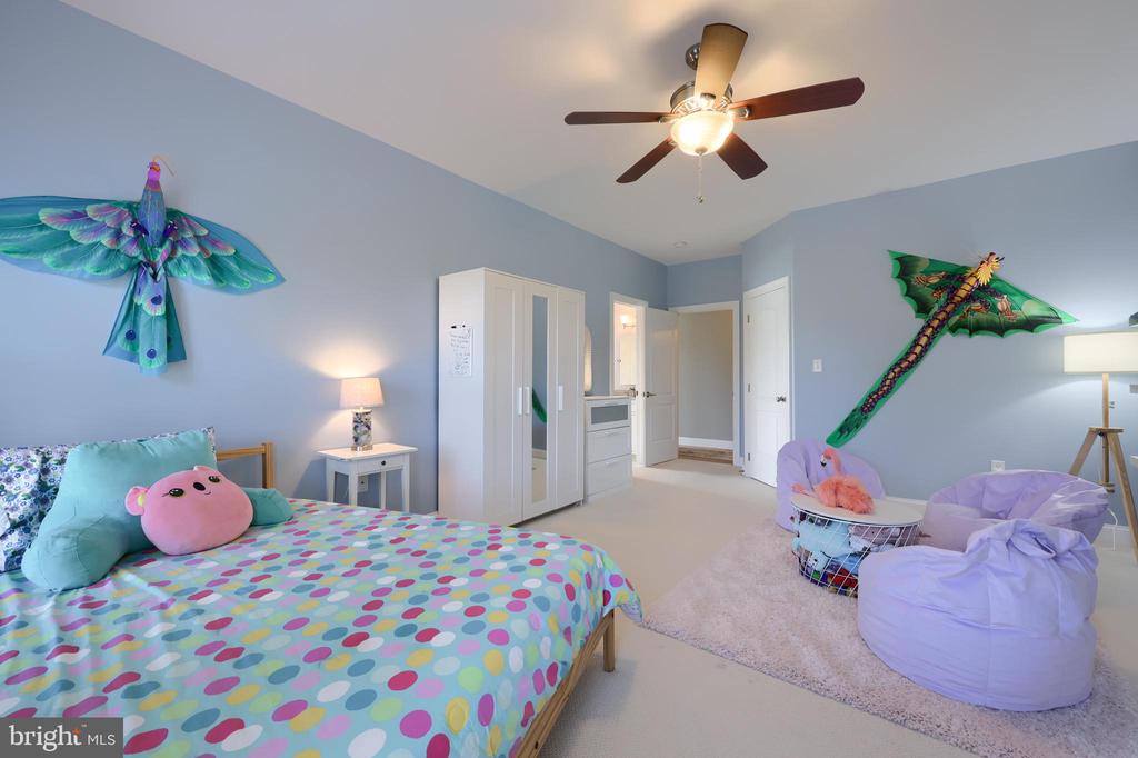 389 WHEATFIELD DRIVE