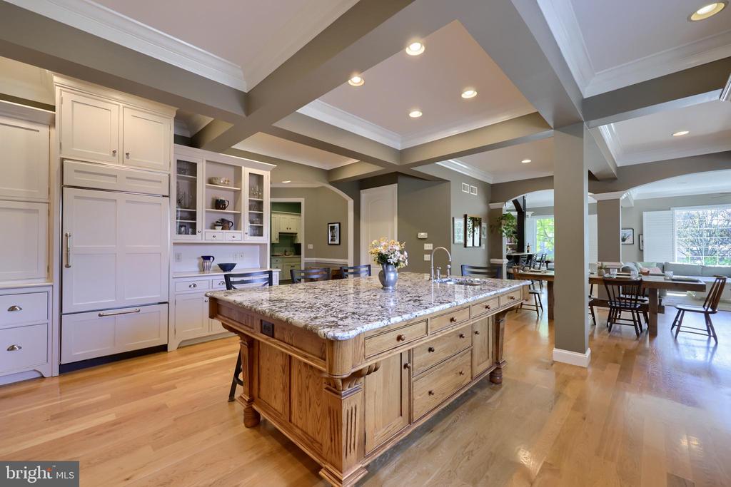 389 WHEATFIELD DRIVE