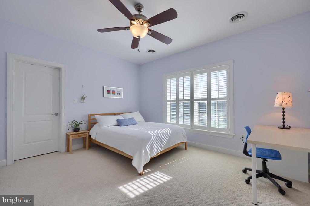 389 WHEATFIELD DRIVE