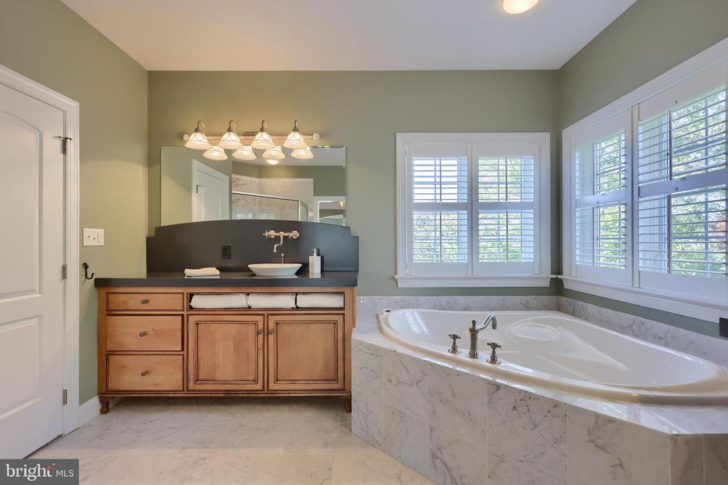 389 WHEATFIELD DRIVE