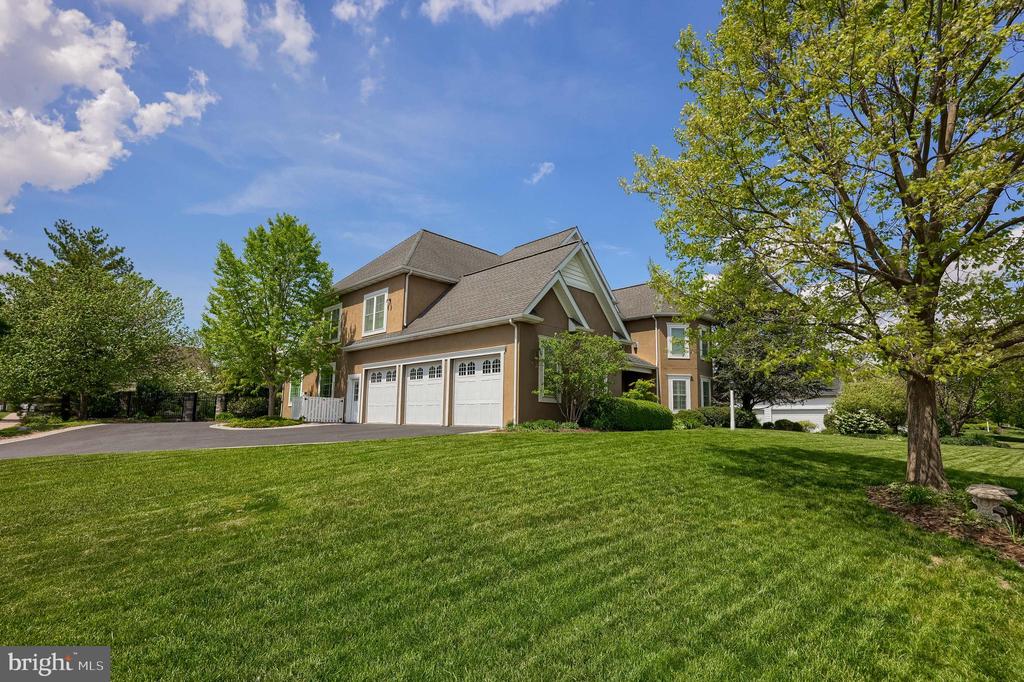 389 WHEATFIELD DRIVE