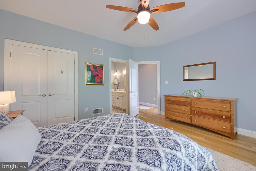 389 WHEATFIELD DRIVE