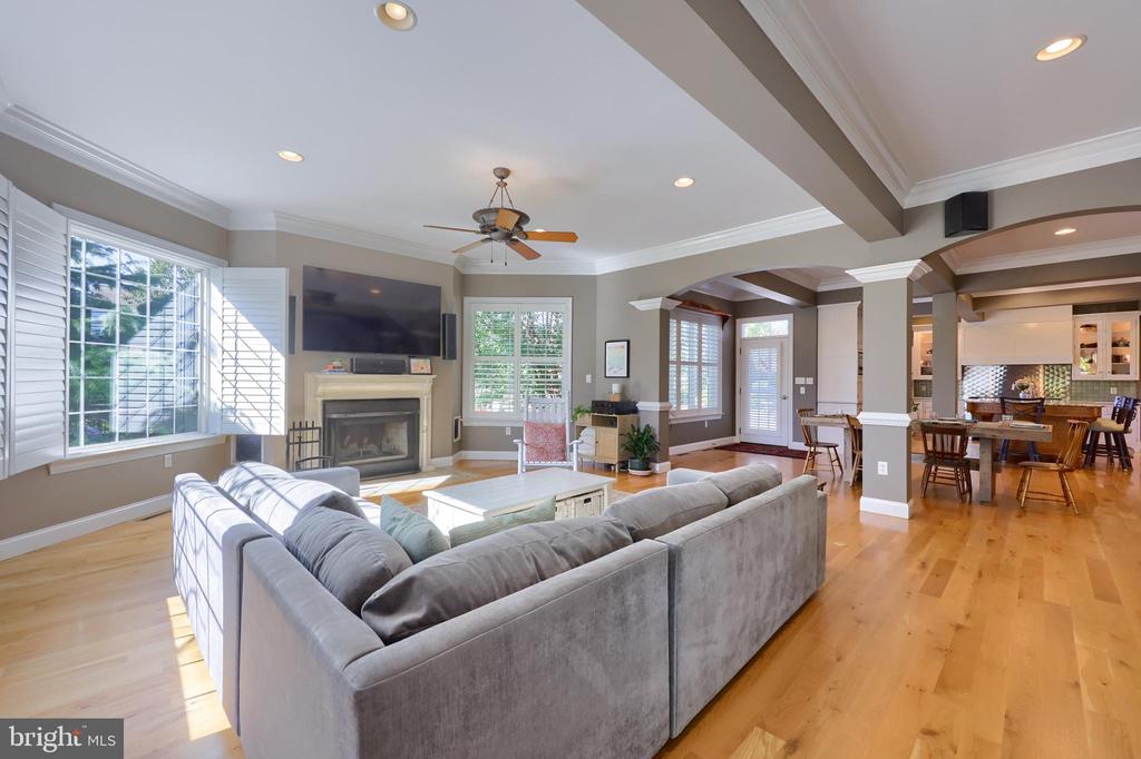 389 WHEATFIELD DRIVE