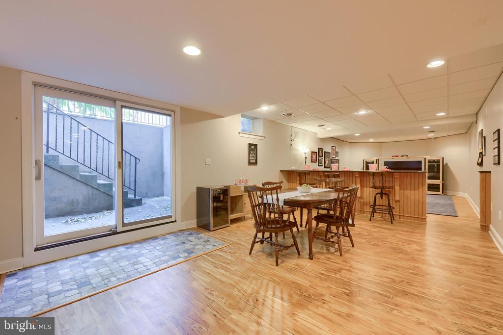 389 WHEATFIELD DRIVE