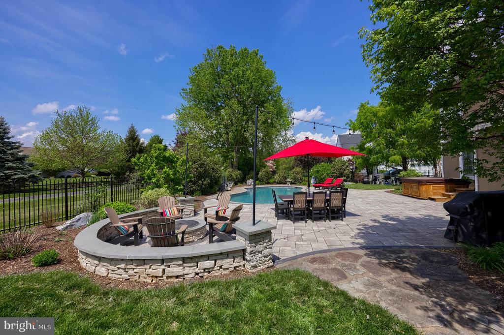 389 WHEATFIELD DRIVE