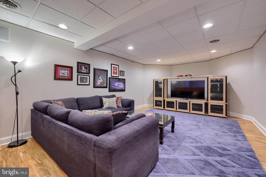 389 WHEATFIELD DRIVE