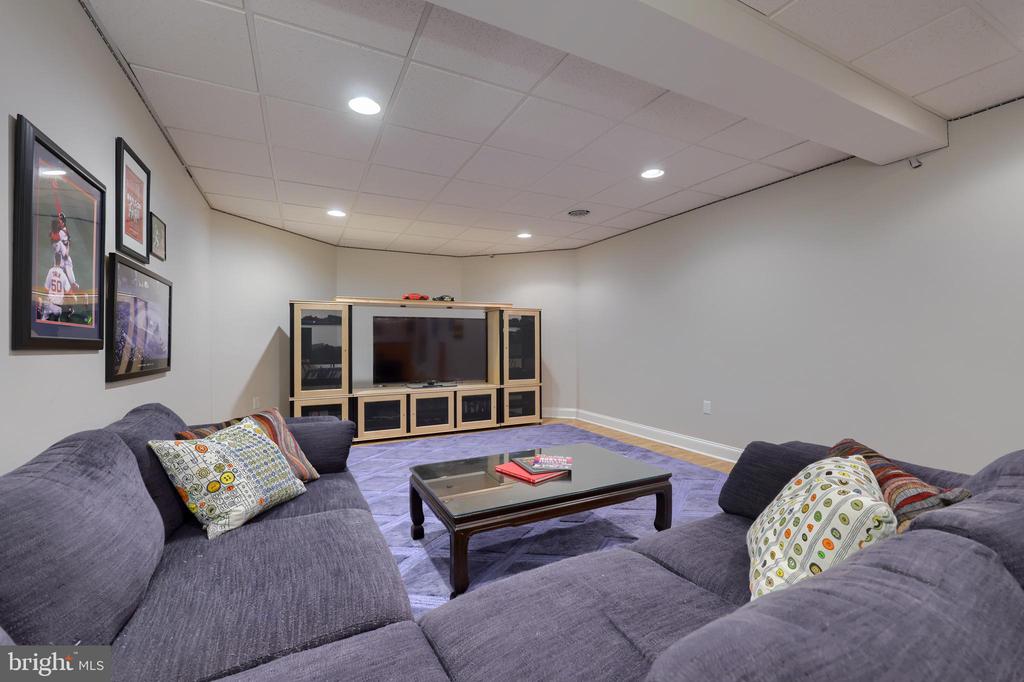 389 WHEATFIELD DRIVE