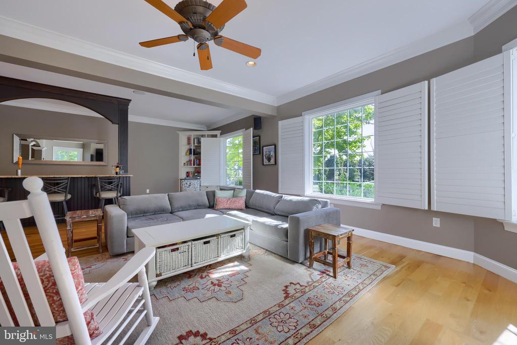 389 WHEATFIELD DRIVE