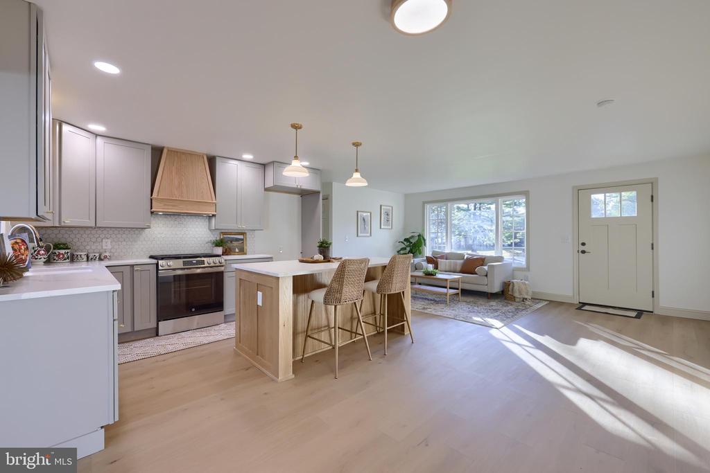 127 MAPLE LANE