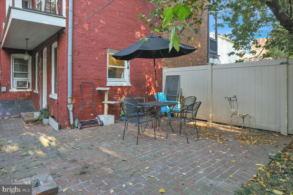 14 CAROLINE STREET