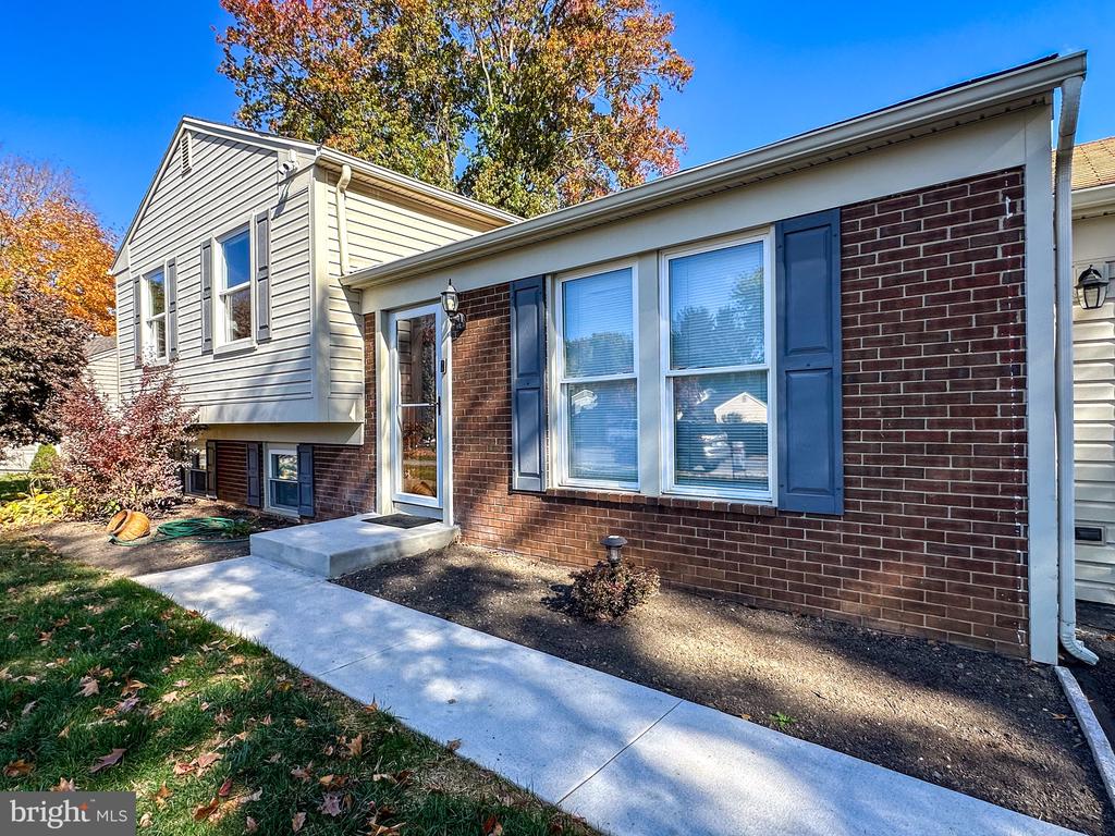 127 TANGLEWOOD LANE