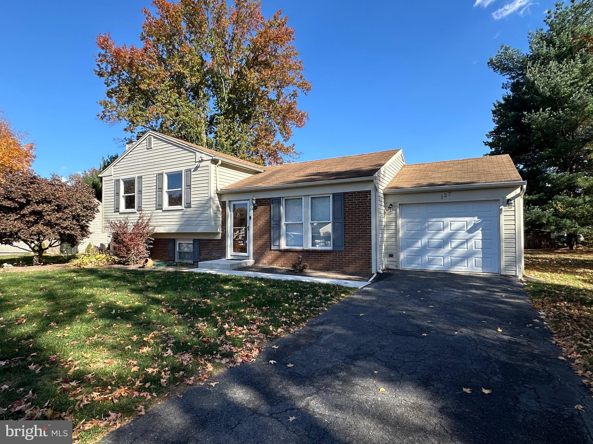 127 TANGLEWOOD LANE