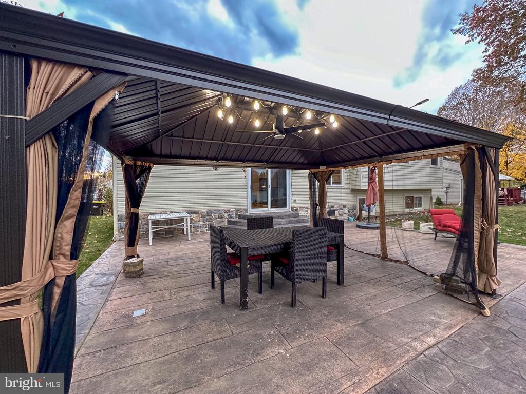 127 TANGLEWOOD LANE