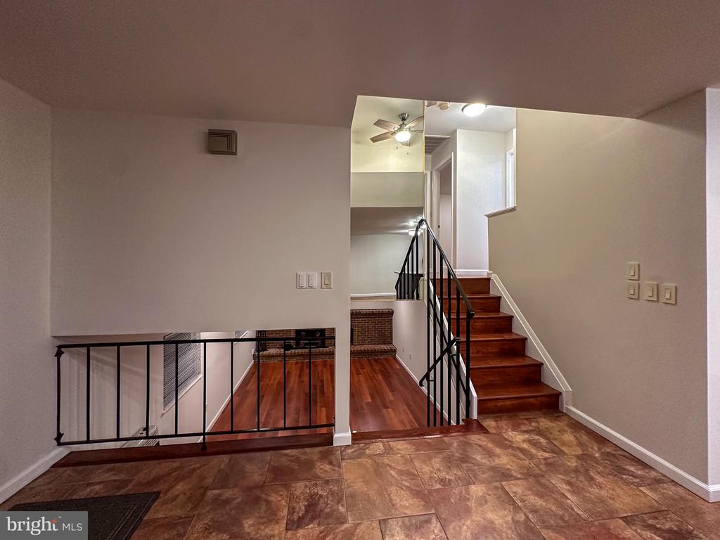 127 TANGLEWOOD LANE