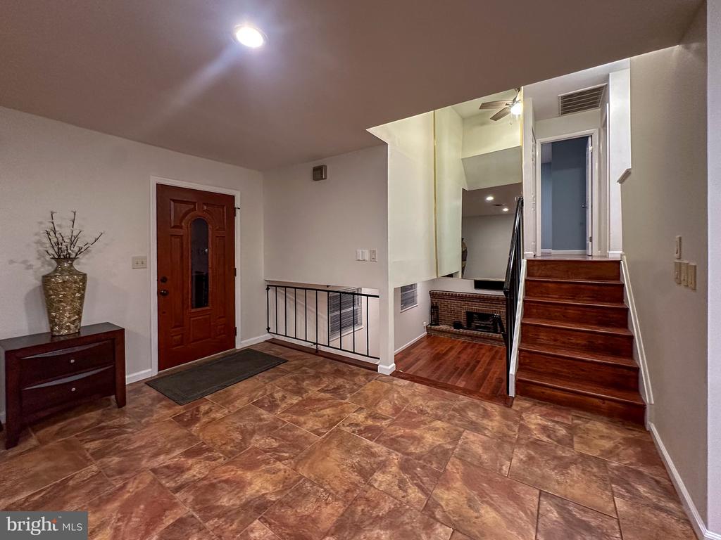 127 TANGLEWOOD LANE