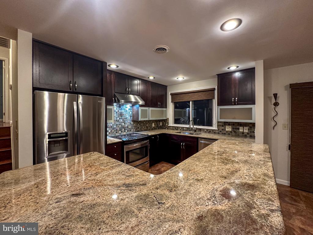 127 TANGLEWOOD LANE