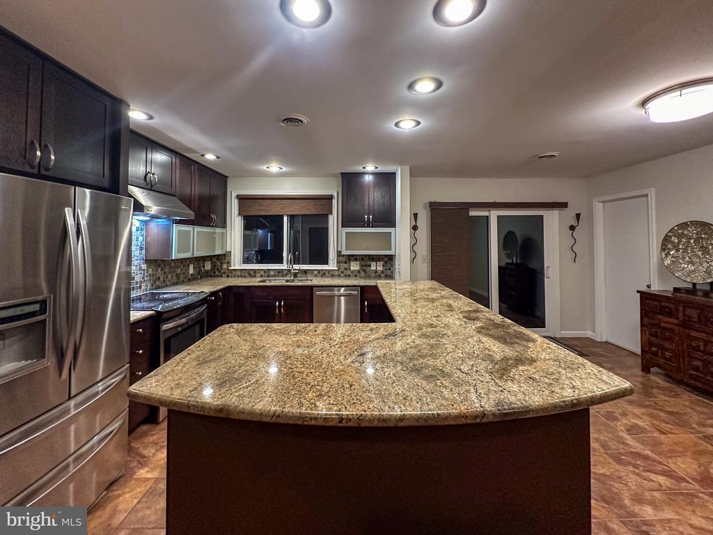 127 TANGLEWOOD LANE