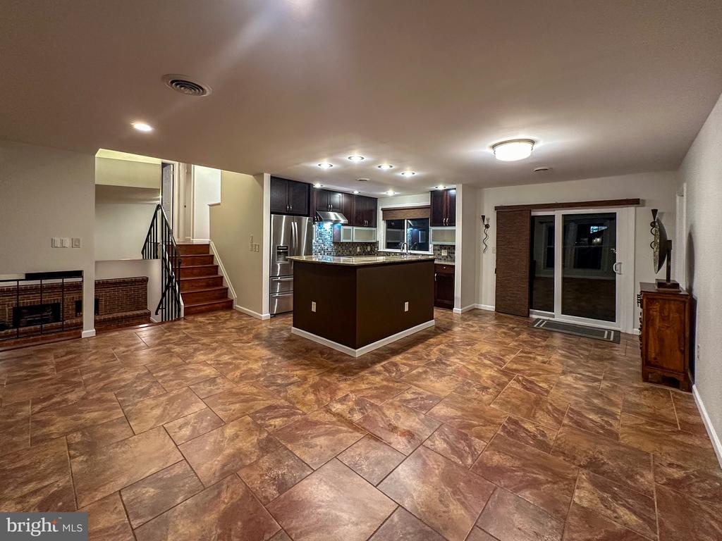 127 TANGLEWOOD LANE